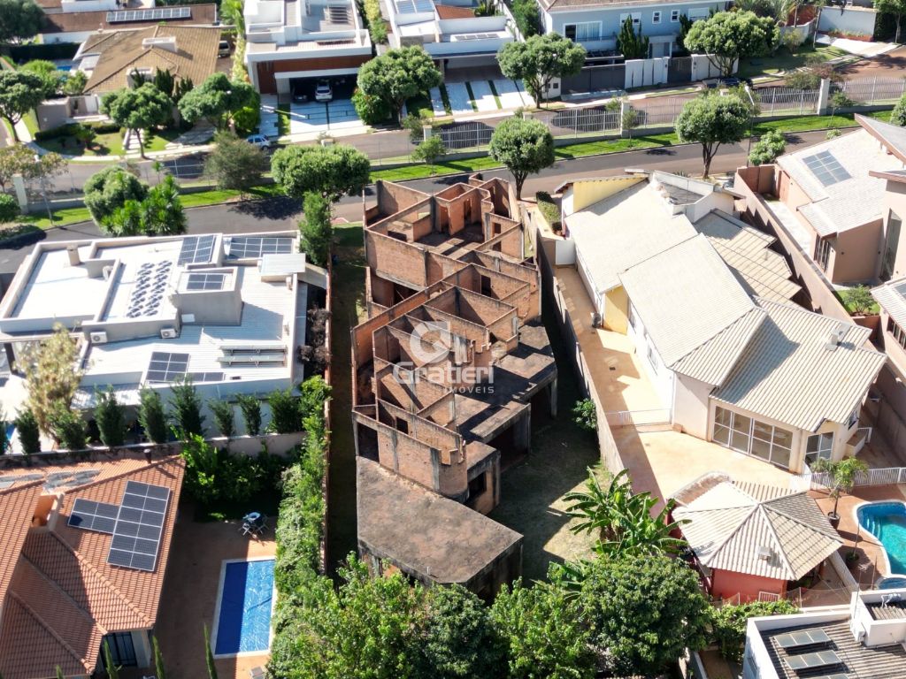 Sobrado em construção no portal dos oitis