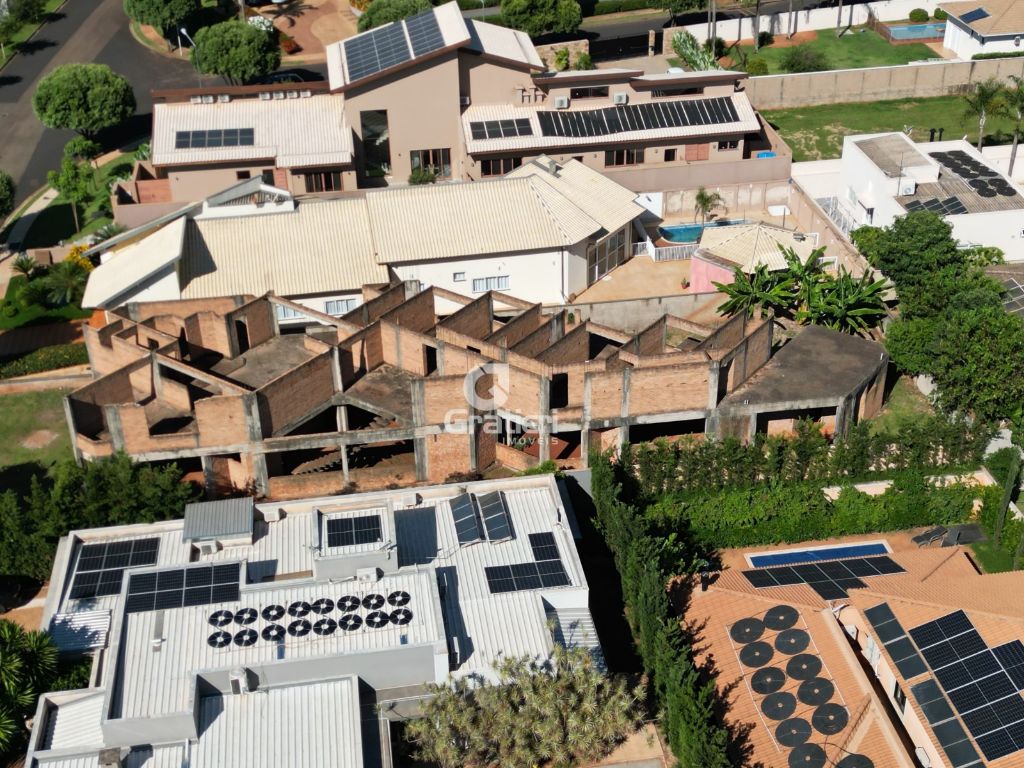 Sobrado em construção no portal dos oitis