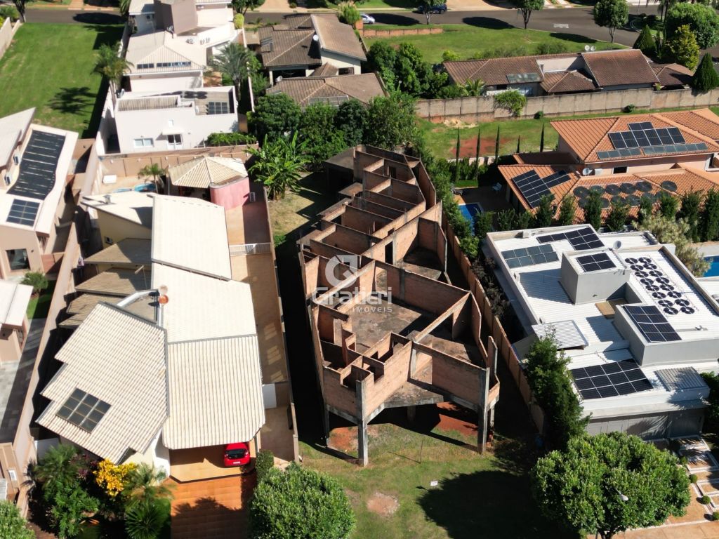 Sobrado em construção no portal dos oitis