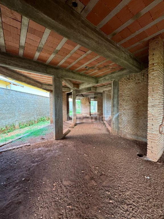 Sobrado em construção no portal dos oitis