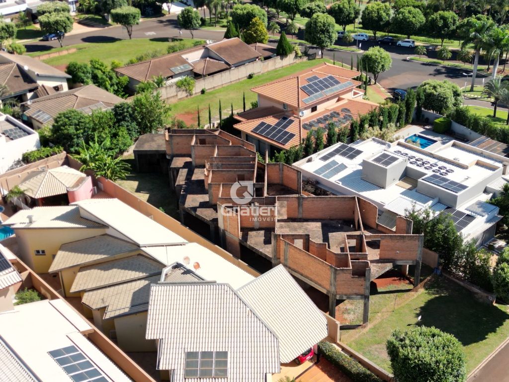 Sobrado em construção no portal dos oitis