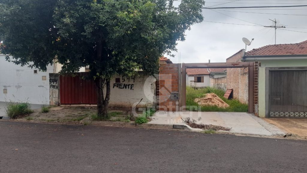 Duas casas para reforma e investimento a 50 m da mauricio ga