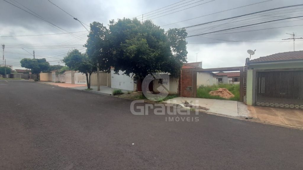 Duas casas para reforma e investimento a 50 m da mauricio ga