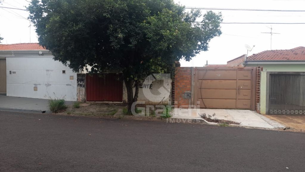 Duas casas para reforma e investimento a 50 m da mauricio ga