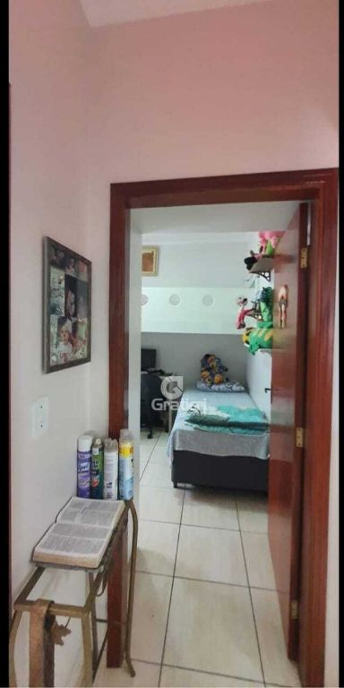 Casa 2 dormitórios no parque igaçaba