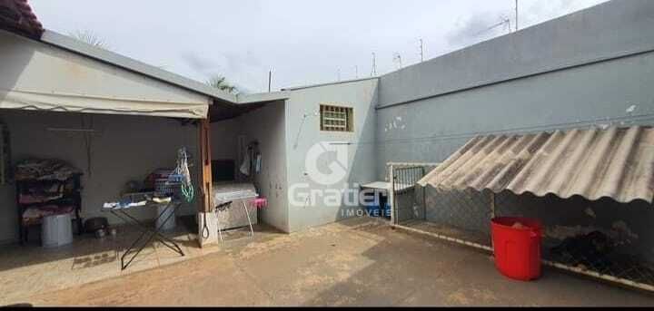 Casa 2 dormitórios no parque igaçaba