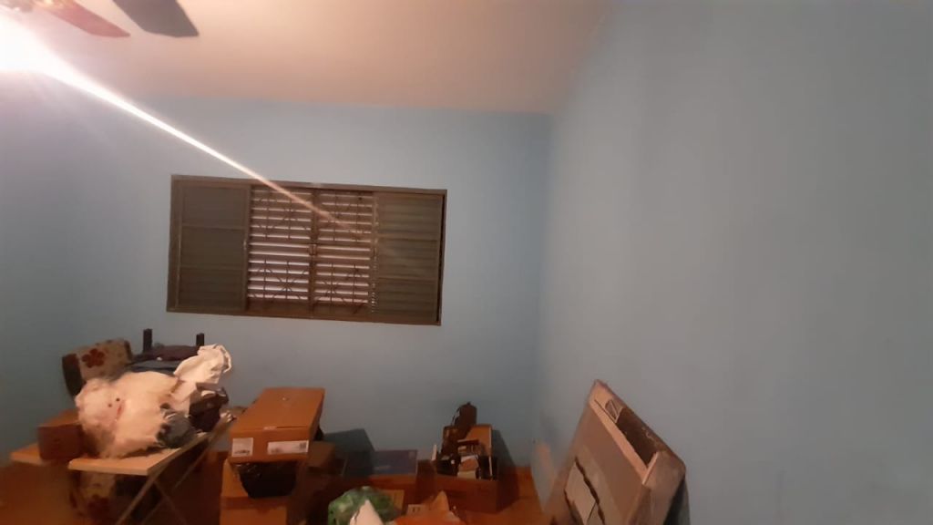 Casa com edícula no jardim água branca