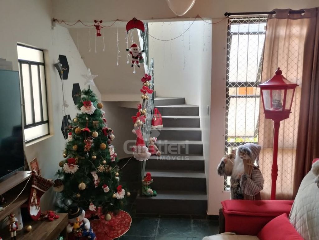 Sobrado à venda no residencial santa sofia