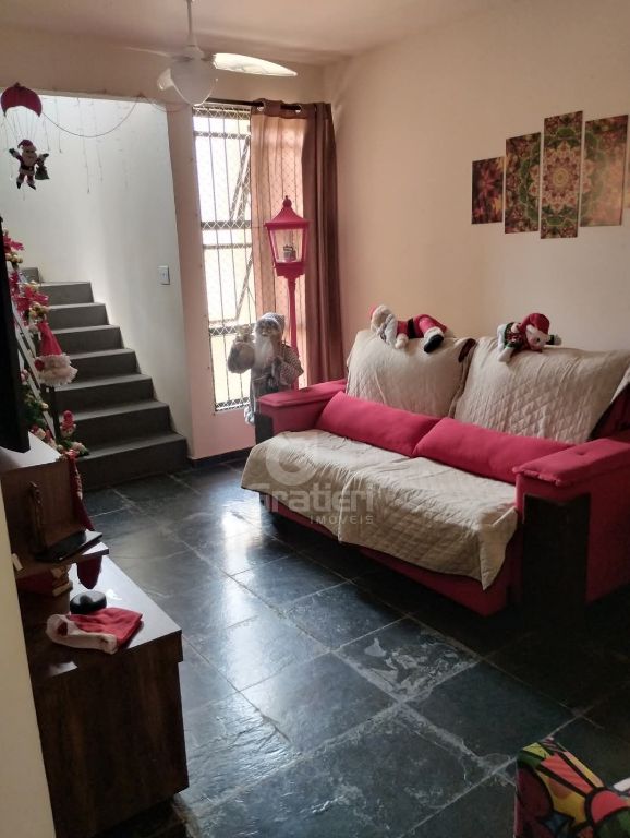 Sobrado à venda no residencial santa sofia