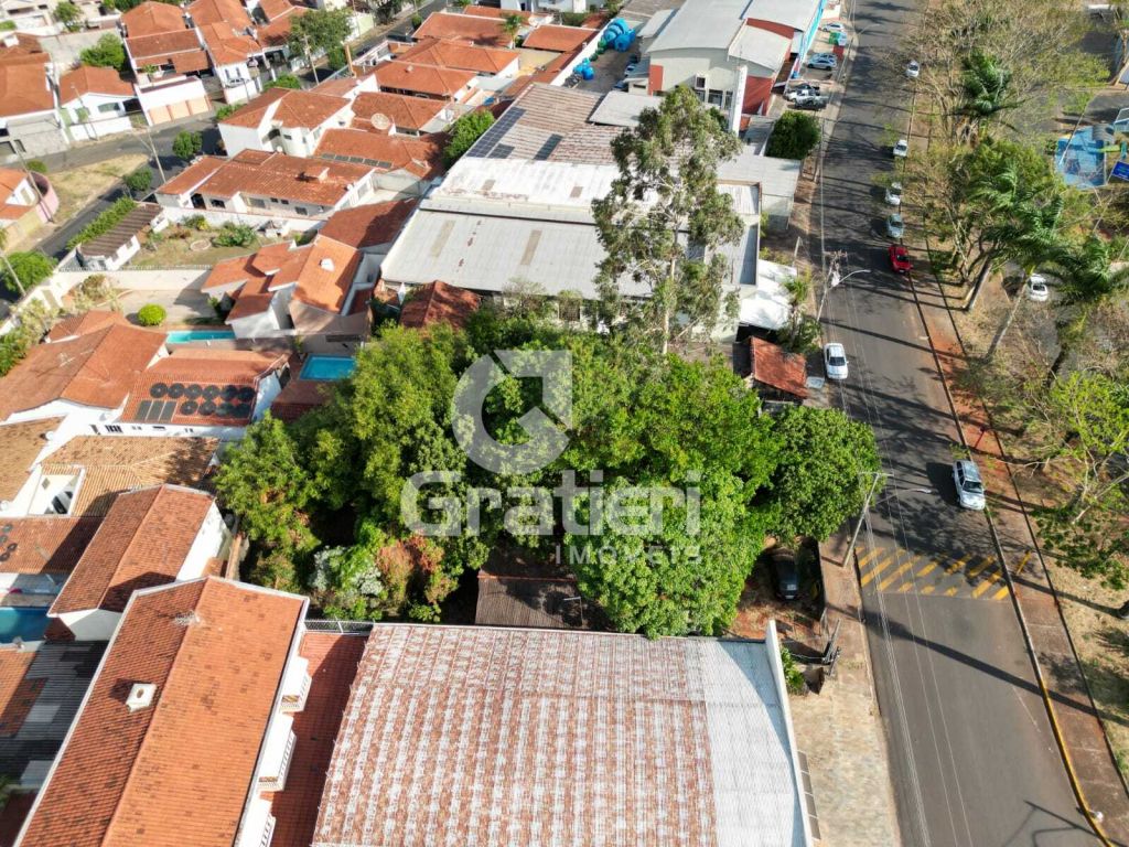 Área comercial na entrada da cidade próximo a igreja do são 