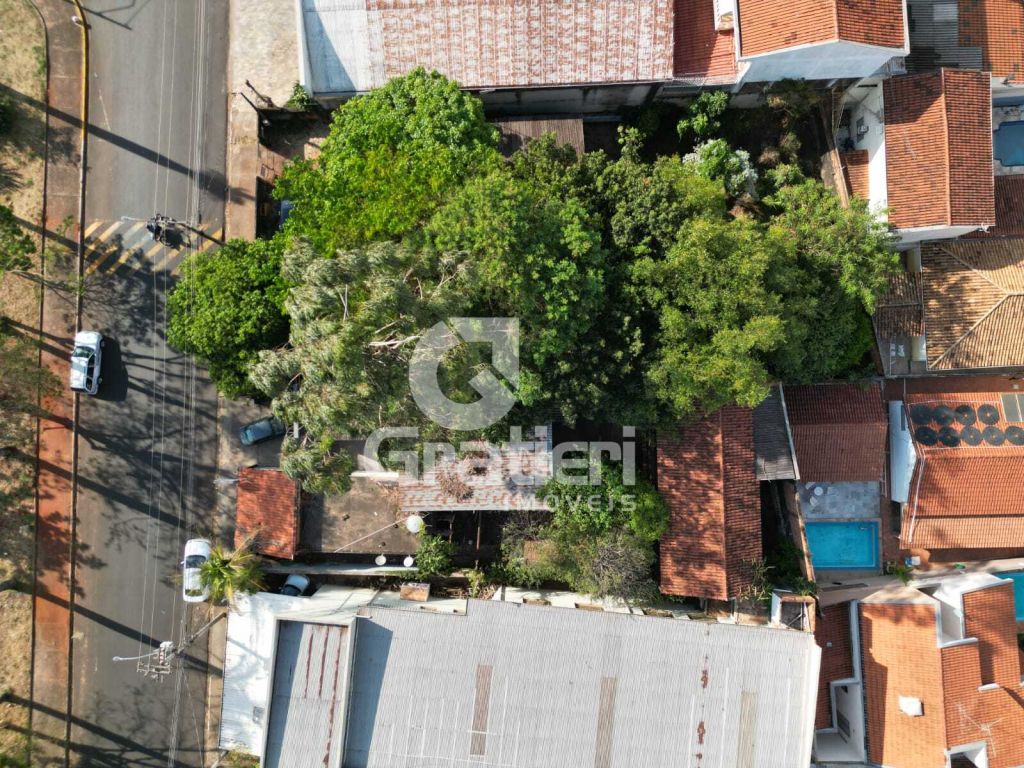 Área comercial na entrada da cidade próximo a igreja do são 