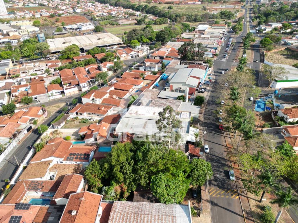 Área comercial na entrada da cidade próximo a igreja do são 