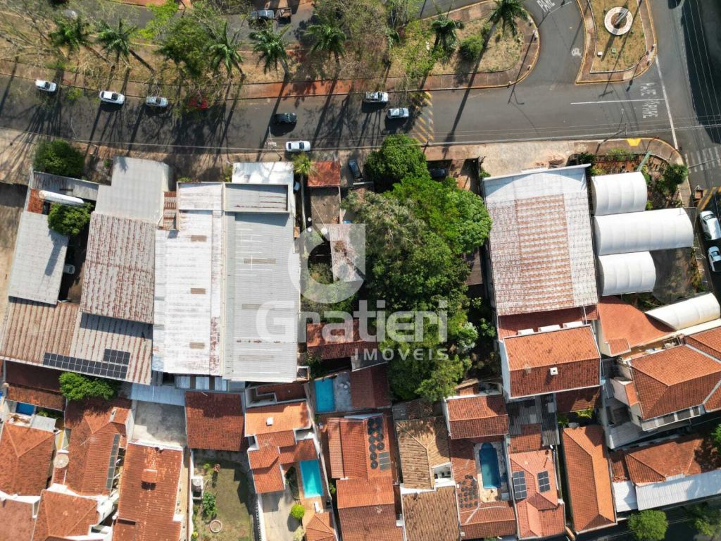 Área comercial na entrada da cidade próximo a igreja do são 