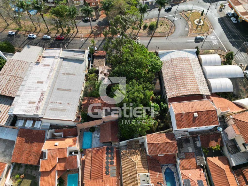Área comercial na entrada da cidade próximo a igreja do são 
