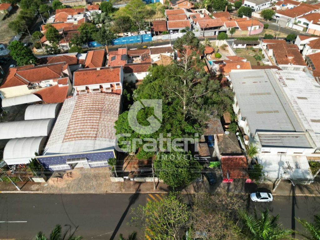 Área comercial na entrada da cidade próximo a igreja do são 