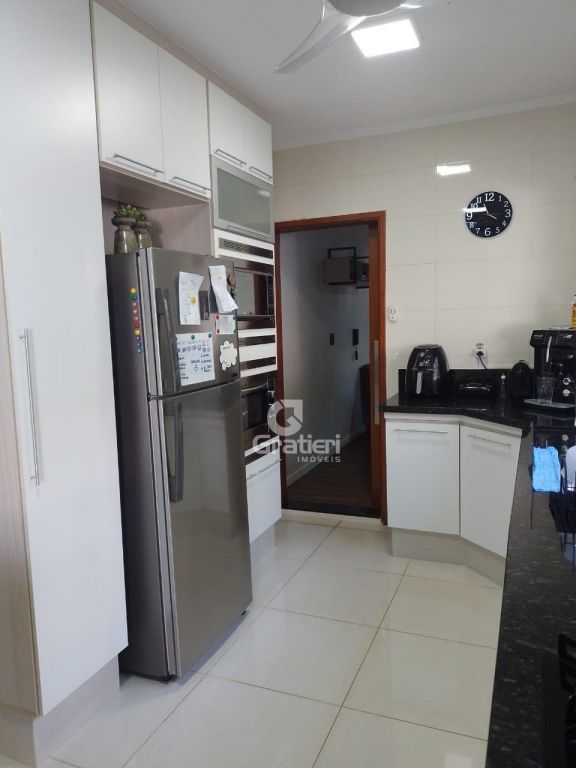 Casa 3 dormitórios sendo 1 suíte, campus ville