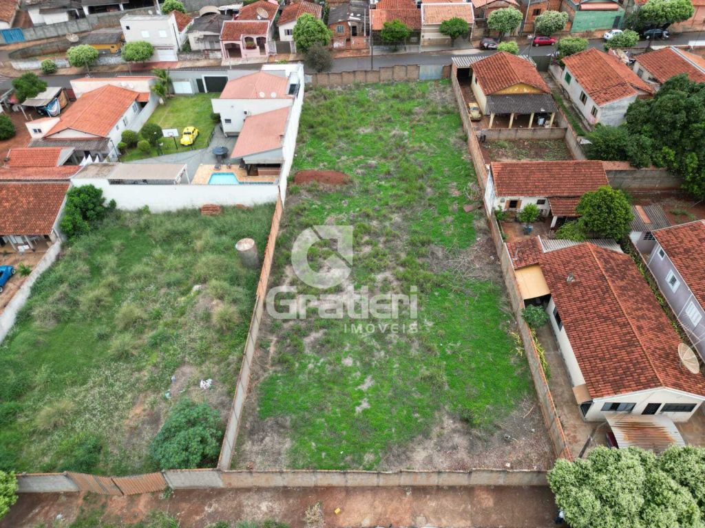 Área de 1284m² totalmente murada (rincão)