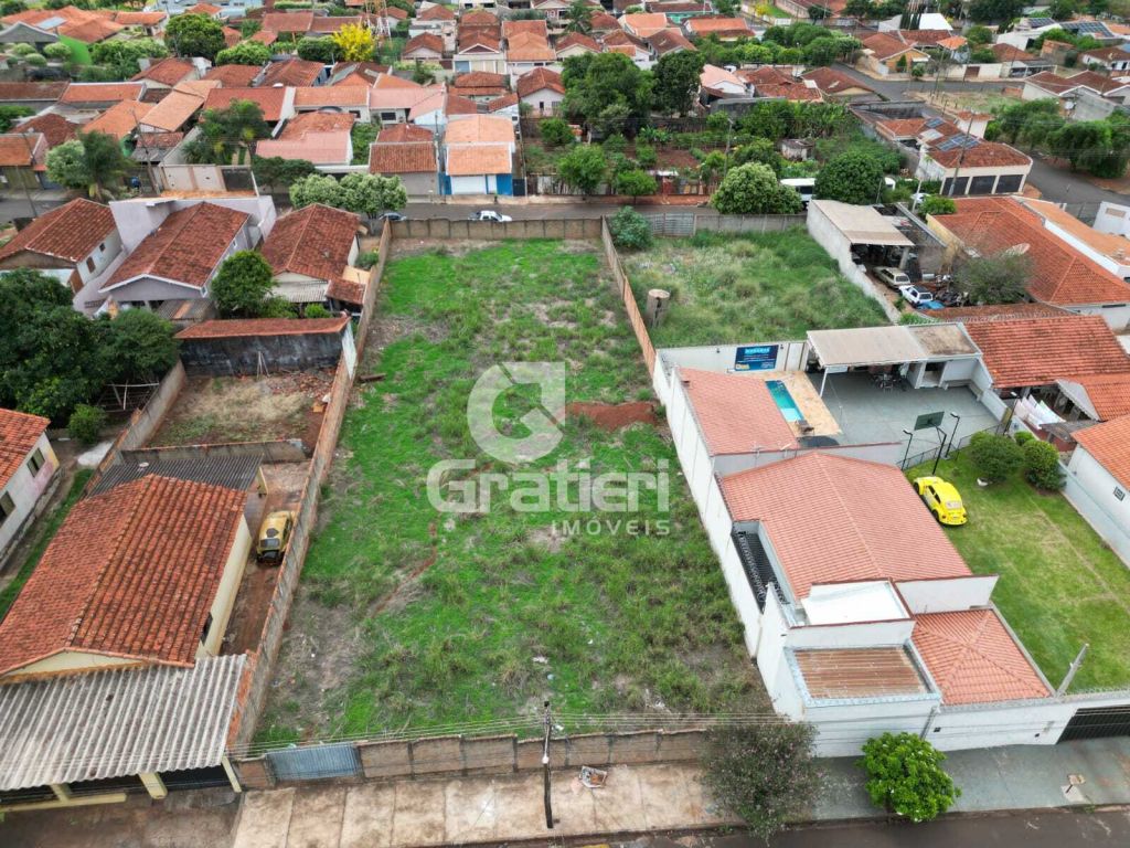 Área de 1284m² totalmente murada (rincão)
