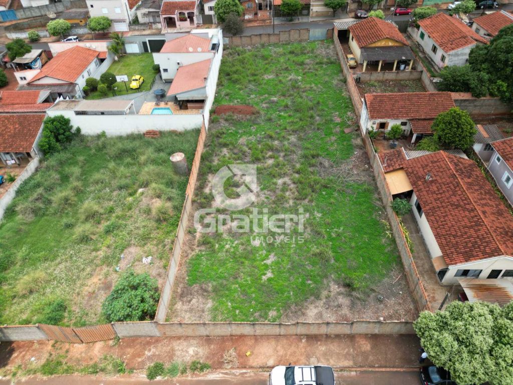 Área de 1284m² totalmente murada (rincão)