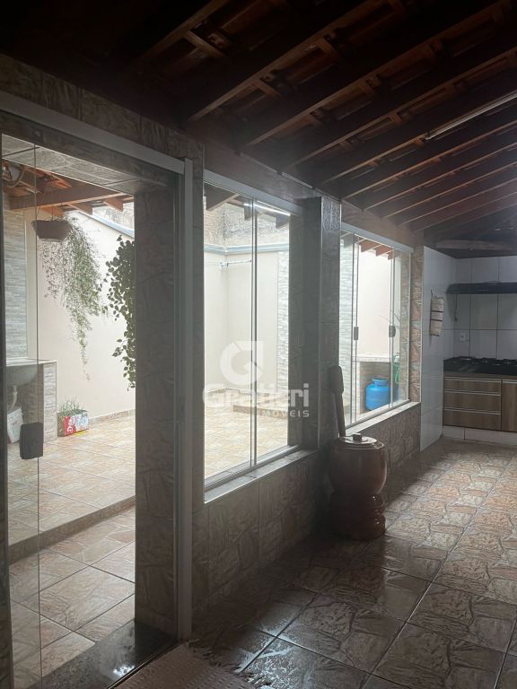 Casa 2 quartos sendo 1 suíte, jardim esplanada