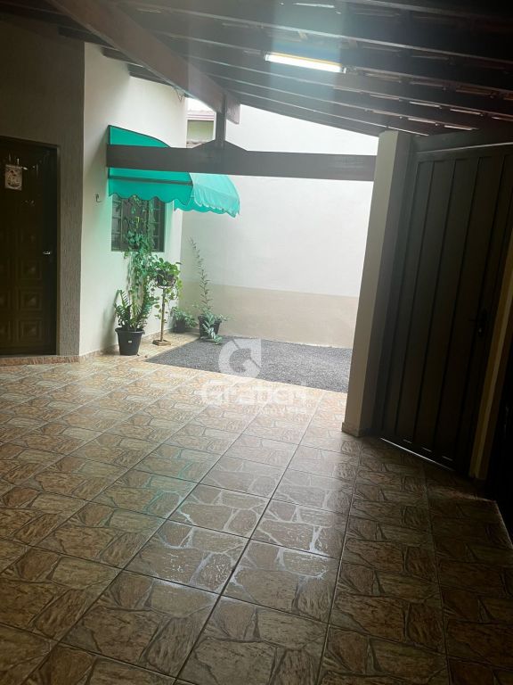Casa 2 quartos sendo 1 suíte, jardim esplanada