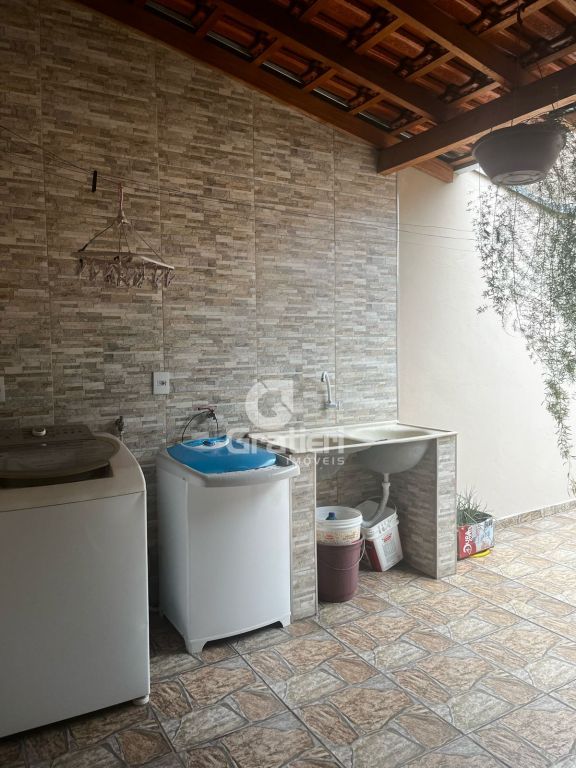 Casa 2 quartos sendo 1 suíte, jardim esplanada