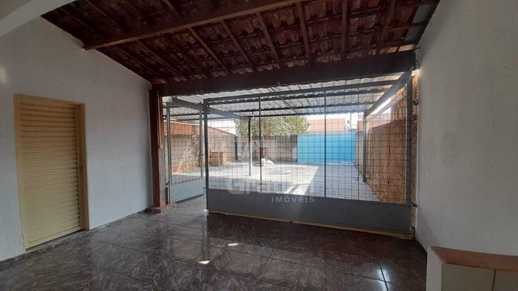 Edicula no adalberto roxo