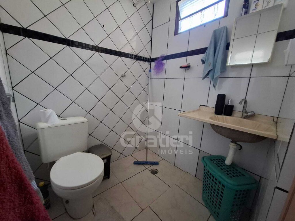 Casa com 3 quartos s/ 2 suítes no maria luiza
