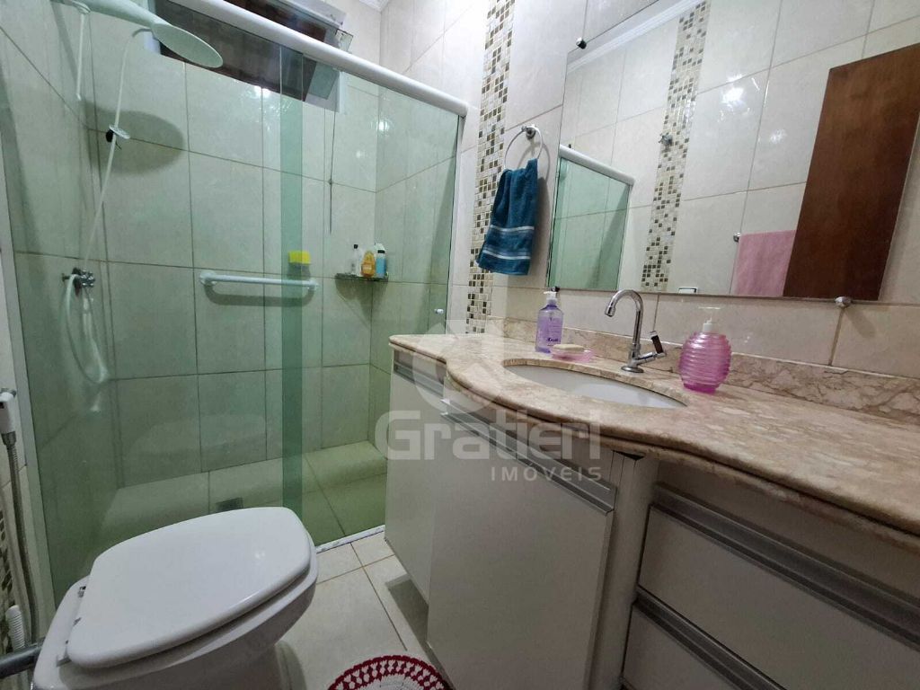 Casa com 3 quartos s/ 2 suítes no maria luiza