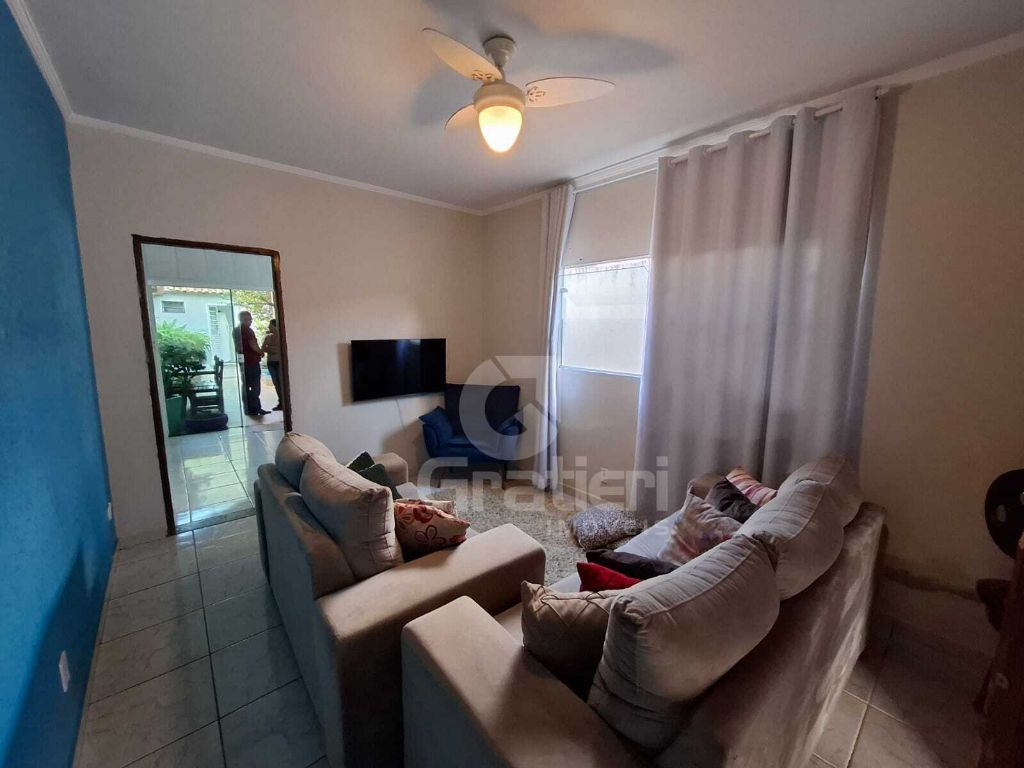 Casa com 3 quartos s/ 2 suítes no maria luiza