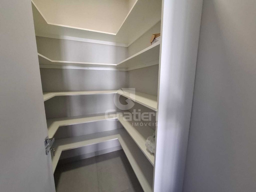 Casa com 3 suítes no buona vita