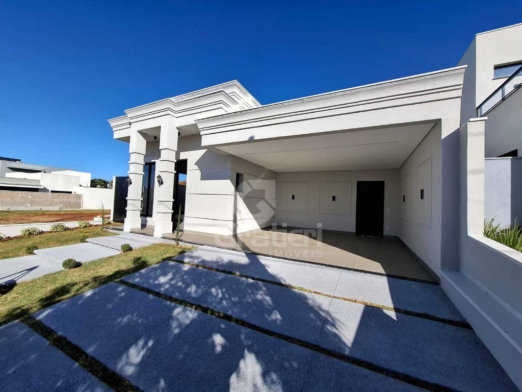 Casa com 3 suítes no buona vita