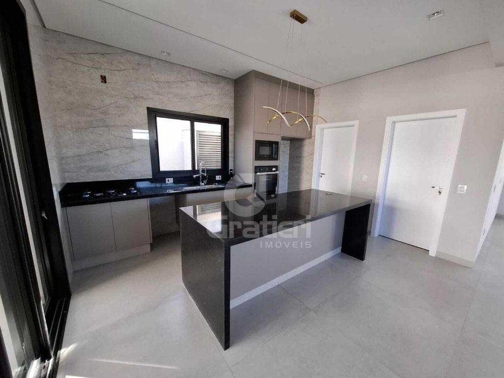 Casa com 3 suítes no buona vita