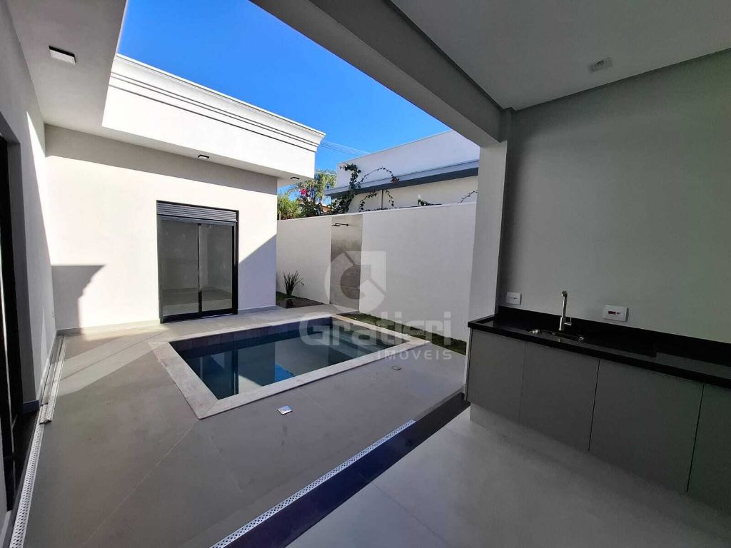 Casa com 3 suítes no buona vita