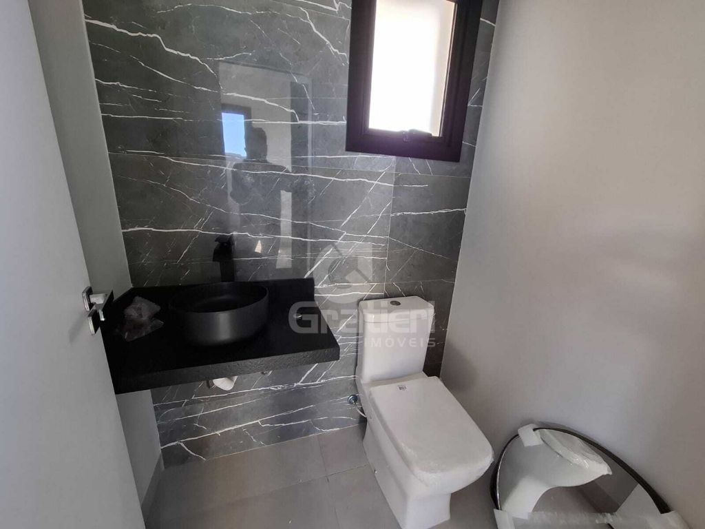 Casa com 3 suítes no buona vita
