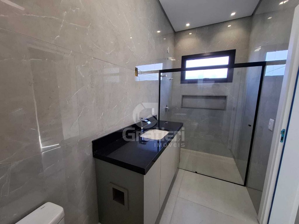 Casa com 3 suítes no buona vita