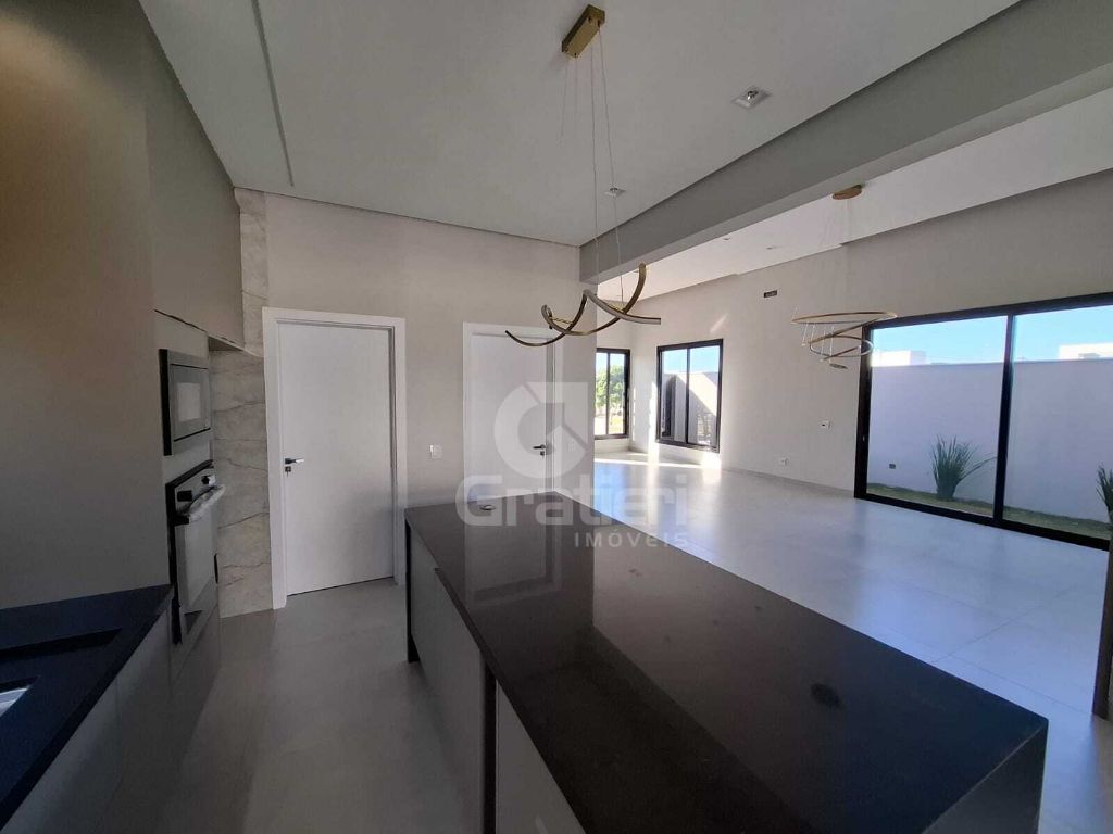 Casa com 3 suítes no buona vita