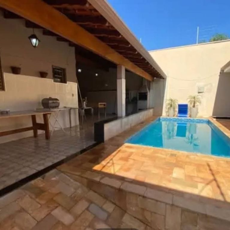 Casa com 3 dormitórios s/ 1 suíte - jardim aranga