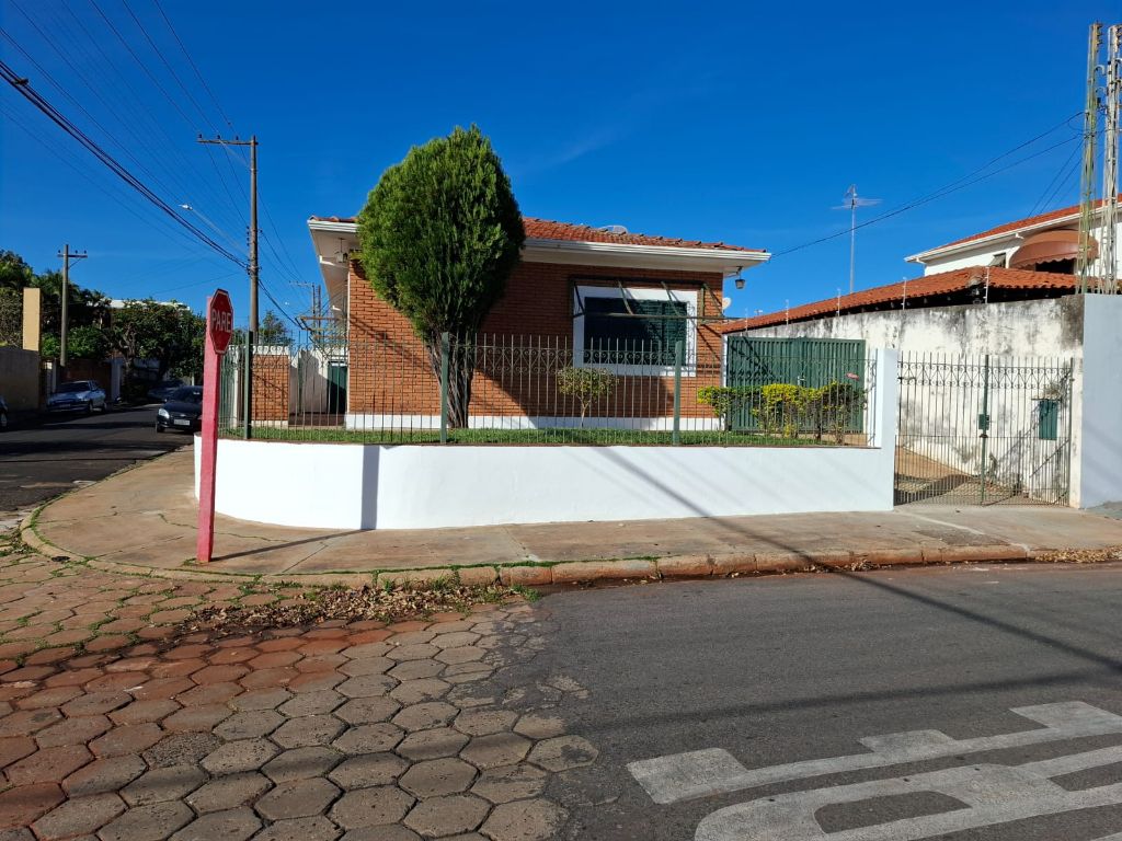 Casa ampla na vila josé bonifácio