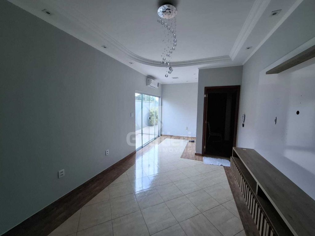 Casa toda planejada no jardim martinez