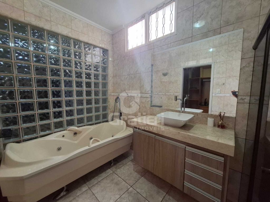 Casa toda planejada no jardim martinez