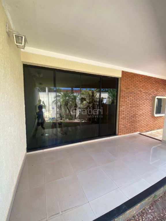 Casa com 4 Dormitórios no Centro, próximo a avenida 36