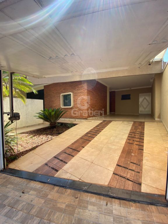 Casa com 4 Dormitórios no Centro, próximo a avenida 36