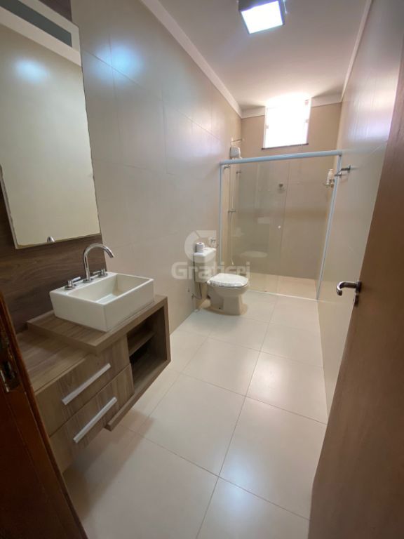 Casa com 4 Dormitórios no Centro, próximo a avenida 36