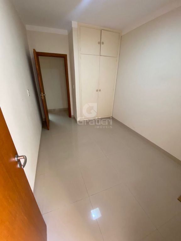 Casa com 4 Dormitórios no Centro, próximo a avenida 36