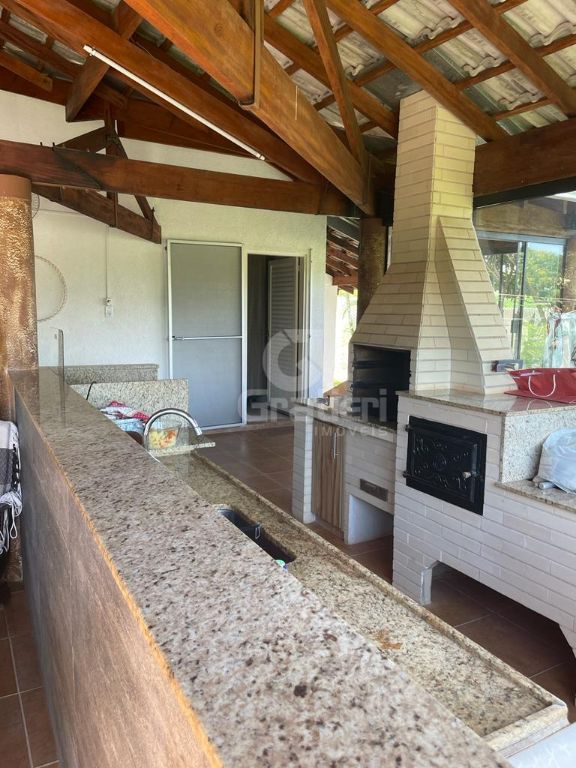 Chácara completa com área de lazer em américo brasiliense