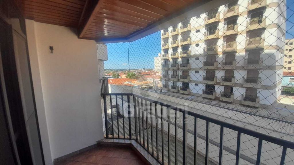Apartamento com 2 Dormitórios no Edifício Solimões