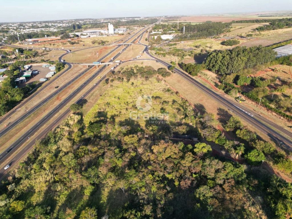 Área comercial, 57 mil m² no trevo da sp 255 com a sp 310