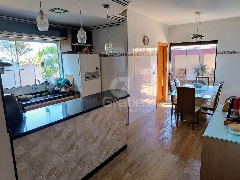 Casa completa com área de lazer – américo brasiliense