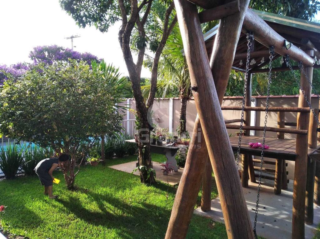Casa Completa com Área de Lazer Américo Brasiliense